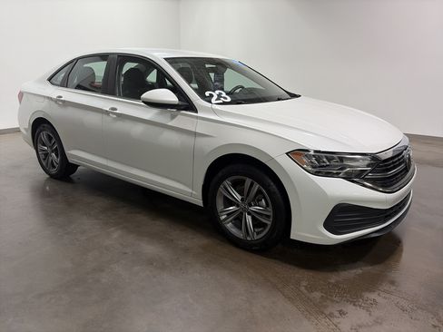 Certified 2023 Volkswagen Jetta SE FWD image 2
