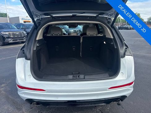 Used 2025 Lincoln Corsair Reserve w/ Equipment Group 202A AWD/4WD image 9
