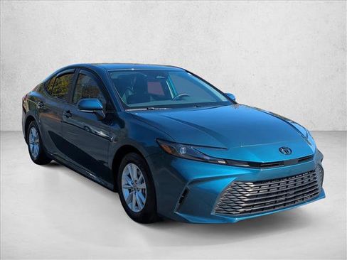 Certified 2025 Toyota Camry LE w/ Convenience Package image 3
