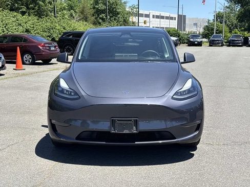 Used 2023 Tesla Model Y 2WD image 6