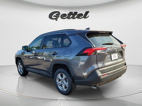 Used 2022 Toyota RAV4 XLE w/ Convenience Package image 7