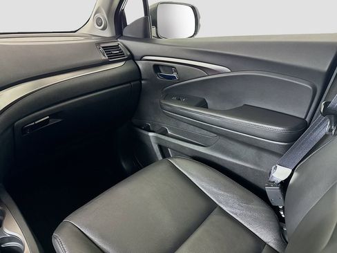 Used 2022 Honda Pilot Black Edition image 24