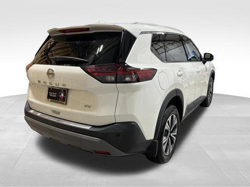Used 2021 Nissan Rogue SV w/ Premium Package FWD image 5