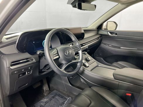 Used 2023 Hyundai Palisade Limited w/ Winter Package AWD/4WD image 9
