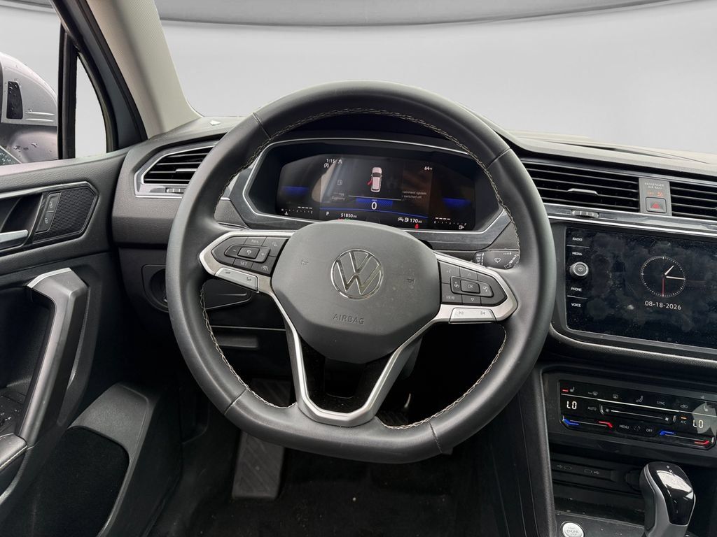 Used 2023 Volkswagen Tiguan SE AWD/4WD image 14