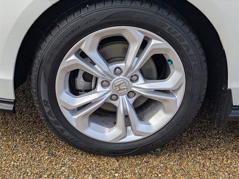 Certified 2024 Honda Accord LX image 9