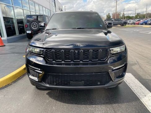 Used 2025 Jeep Grand Cherokee Limited w/ Luxury Tech Group II image 3