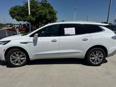 Used 2022 Buick Enclave Premium AWD/4WD image 6