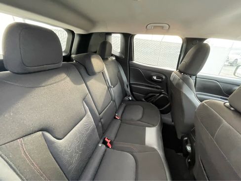 Used 2020 Jeep Renegade Trailhawk w/ Cold Weather Group image 27