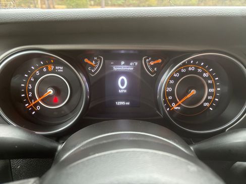 Used 2022 Jeep Wrangler Willys image 25