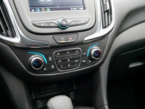Used 2024 Chevrolet Equinox LT image 30