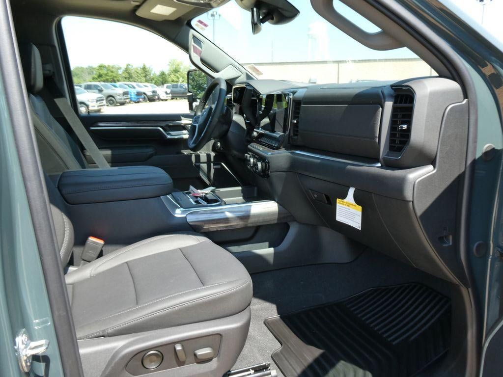 New 2026 Chevrolet Silverado 3500 LTZ w/ LTZ Plus Package AWD/4WD image 13