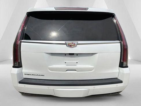 Used 2020 Cadillac Escalade Platinum AWD/4WD image 6