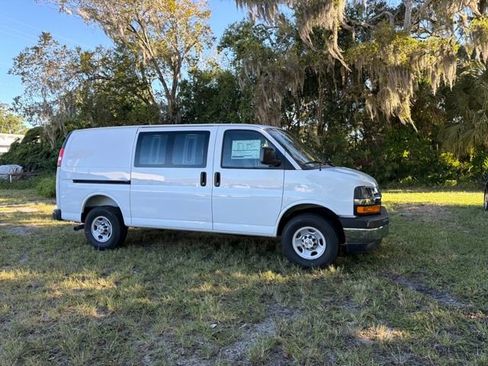 New 2025 Chevrolet Express 2500 Work Van 3D Cargo Van w/ Driver Convenience Package RWD image 18