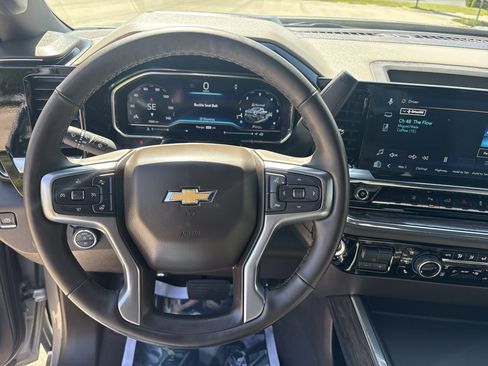 Used 2025 Chevrolet Silverado 3500 LTZ w/ LTZ Convenience Package AWD/4WD image 4