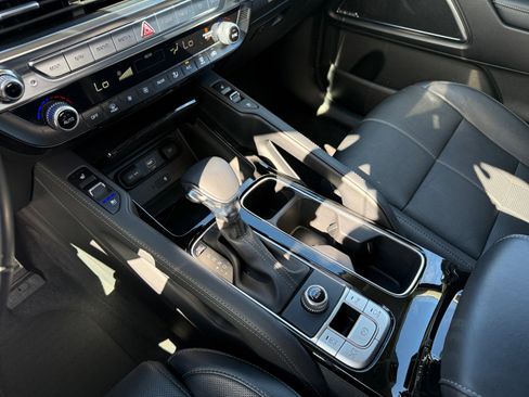 Used 2022 Kia Telluride SX w/ Towing Package image 13