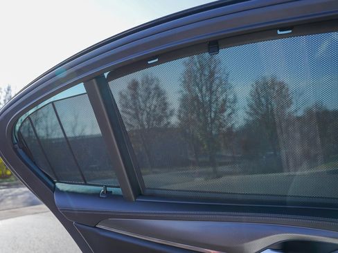 Used 2018 BMW M5 image 38