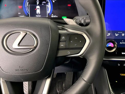 Used 2023 Lexus RZ 450e Premium image 23