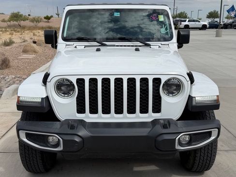 Used 2023 Jeep Gladiator Sport AWD/4WD image 3