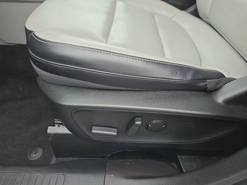 Used 2023 Ford Escape Platinum AWD/4WD image 12