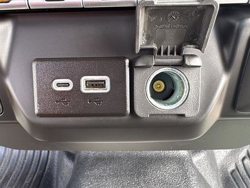 Used 2025 Chevrolet Silverado 1500 W/T image 26