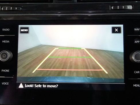 Used 2020 Volkswagen Tiguan SEL w/ Tiguan Two-Row MDO Package image 13