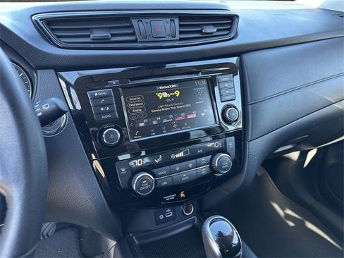 Certified 2020 Nissan Rogue SV image 30