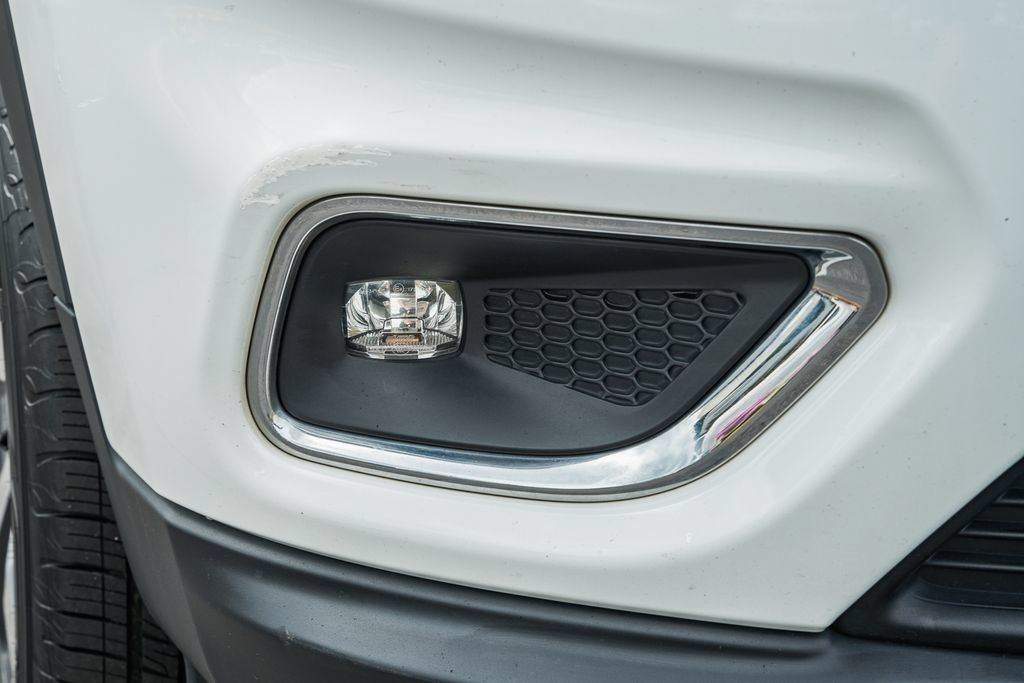 Used 2019 Jeep Cherokee Limited AWD/4WD image 14