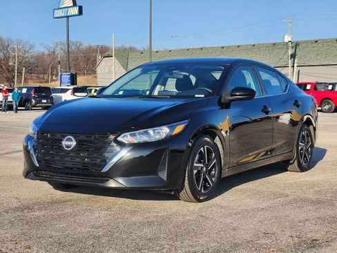 Used 2024 Nissan Sentra SV image 3