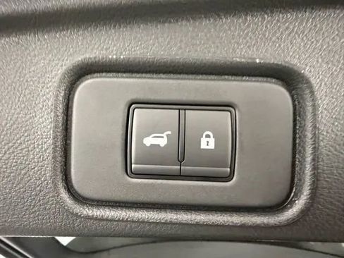 New 2026 Nissan Pathfinder Platinum image 9