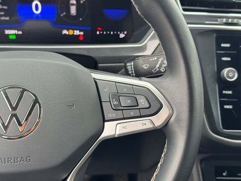 Used 2024 Volkswagen Tiguan SE image 26