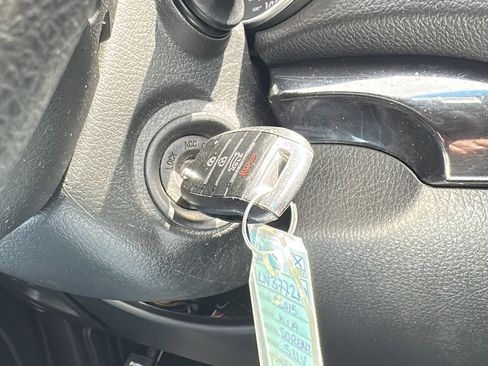 Used 2015 Kia Sorento LX image 17