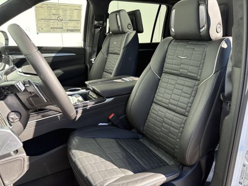 New 2026 Cadillac Escalade ESV V image 6