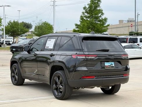 Used 2024 Jeep Grand Cherokee Limited w/ Black Appearance Package AWD/4WD image 6