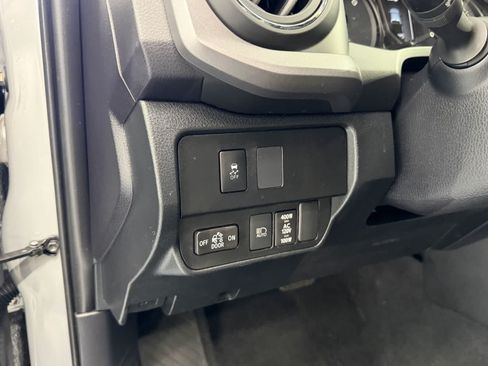 Used 2021 Toyota Tacoma TRD Sport w/ Technology Package AWD/4WD image 14