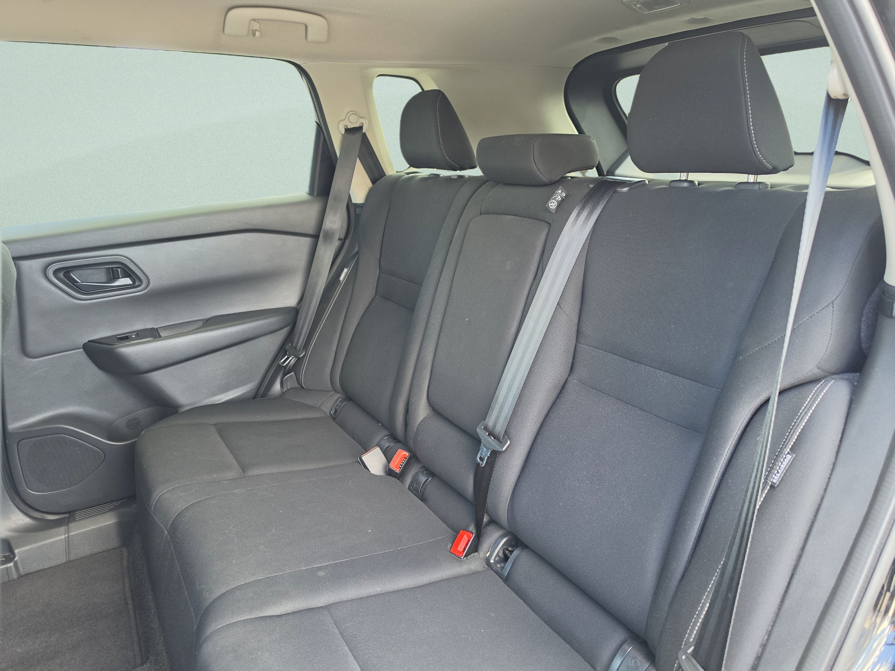 Used 2024 Nissan Rogue S AWD/4WD image 21