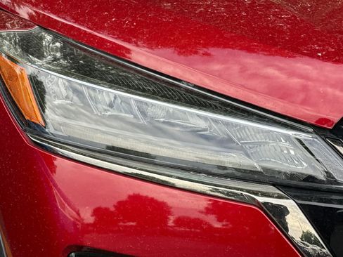 Used 2021 Nissan Kicks SR w/ Exterior Package FWD image 9