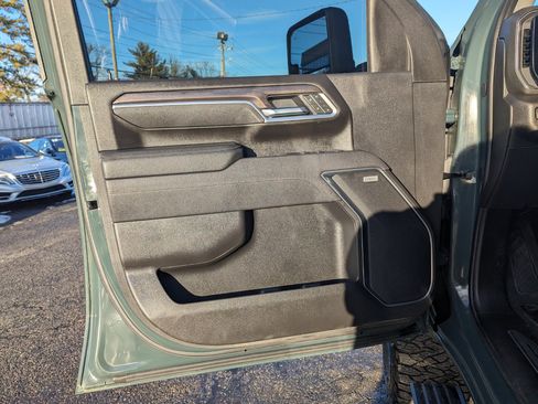 Used 2025 Chevrolet Silverado 2500 LTZ w/ Trail Boss Package image 12