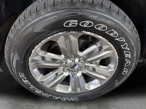 Used 2018 Ford F150 XLT w/ Equipment Group 302A Luxury AWD/4WD image 38