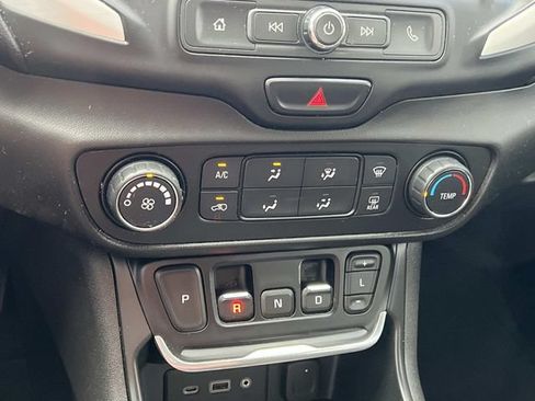Used 2019 GMC Terrain SLE FWD image 23