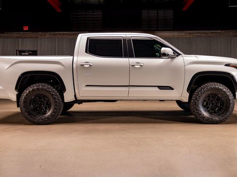 Used 2022 Toyota Tundra Platinum image 11