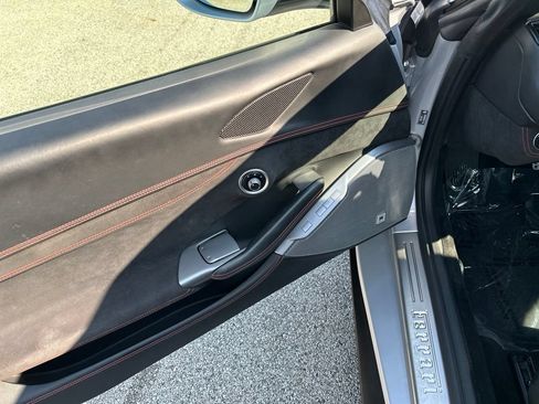 Used 2022 Ferrari Portofino M RWD image 15