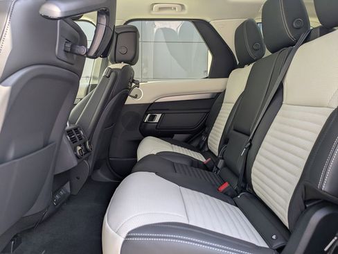 New 2026 Land Rover Discovery Limited Edition AWD/4WD image 16