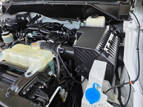 Used 2021 Nissan NV 3500 SV image 25