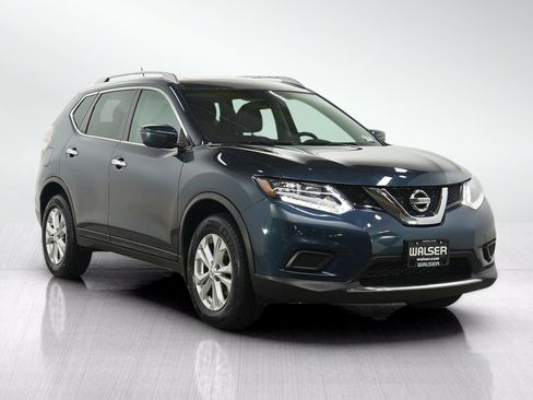 Used 2016 Nissan Rogue SV w/ SV Moonroof Package AWD/4WD image 8