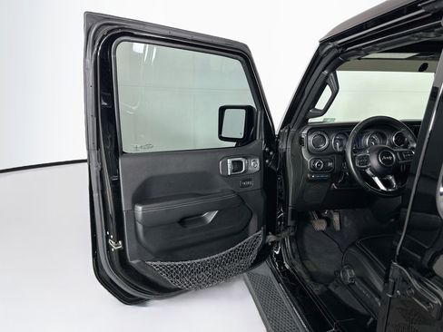 Used 2023 Jeep Wrangler Unlimited Sahara w/ Cold Weather Group AWD/4WD image 25