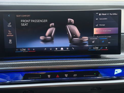 Used 2023 BMW i7 xDrive60 w/ Executive Package 2 AWD/4WD image 32