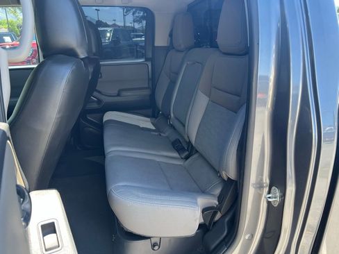 Used 2022 Nissan Frontier SV AWD/4WD image 23