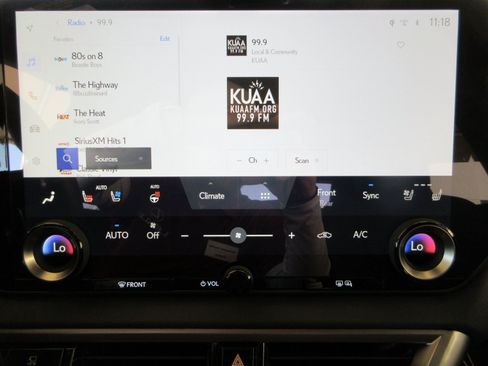 Used 2025 Lexus RX 350h w/ Convenience Package AWD/4WD image 39