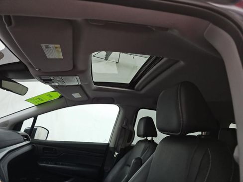 Used 2024 Honda Odyssey EX-L image 3